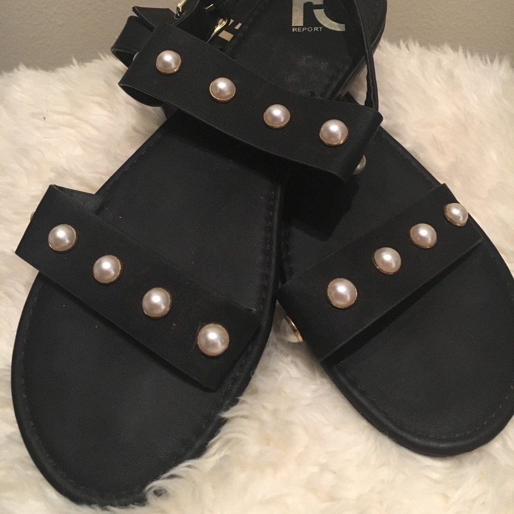 Black/Gold faux leather sandals with faux pearls